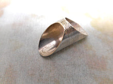 Load image into Gallery viewer, A Dutch finger guard / thimble in the form of a ring. c1870.
