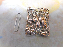 Laden Sie das Bild in den Galerie-Viewer, An attractive Art Nouveau silver brooch. c1910
