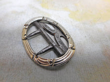 Charger l'image dans la galerie, A small oval silver buckle with silver frame. Assay only. c1800
