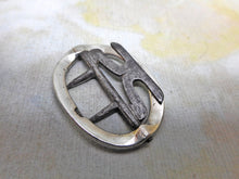 Charger l'image dans la galerie, A small oval silver buckle with silver frame. Assay only. c1800
