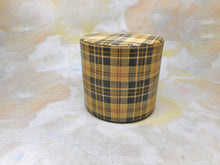 Charger l'image dans la galerie, An unusual tartan Ware cotton reel / spool box. Cluny McPherson. c1860
