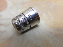 Load image into Gallery viewer, A decorative &#39;Little Dorcas&#39; thimble. c1910
