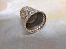 Load image into Gallery viewer, A very pretty silver thimble. Chester 1896 HW Ltd
