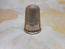 Load image into Gallery viewer, A decorative Victorian silver thimble. Hall marked SF London 1895
