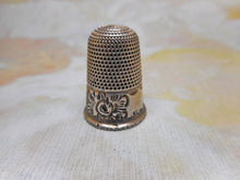 Load image into Gallery viewer, A decorative Victorian silver thimble. Hall marked SF London 1895
