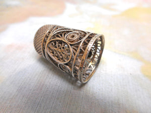 SOLD........A Georgian silver filigree thimble and case. c1800