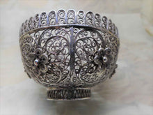 Load image into Gallery viewer, A pair of antique silver filigree bowls. c1820
