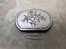 Load image into Gallery viewer, An antique mother of pearl purse with silver leaf decoration. c 1820
