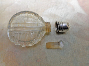 A small Georgian cut glass scent bottle. c 1830