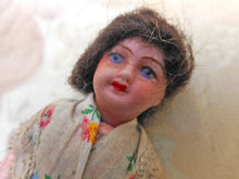 Load image into Gallery viewer, Two little dolls. German c1910.
